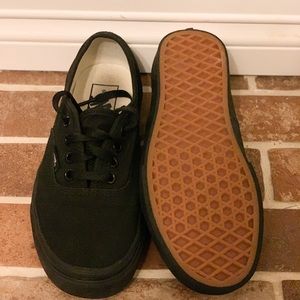 Black Vans shoes